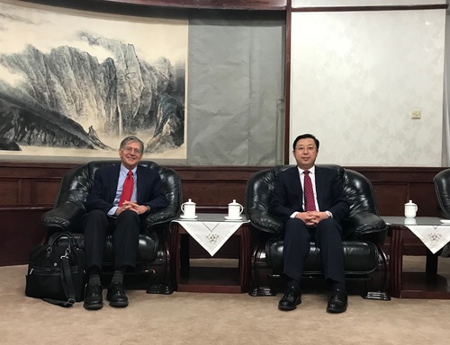 我校刘利校长会见詹姆斯·斯坦伯格教授 我校刘利校长会见詹姆斯·斯坦伯格教授